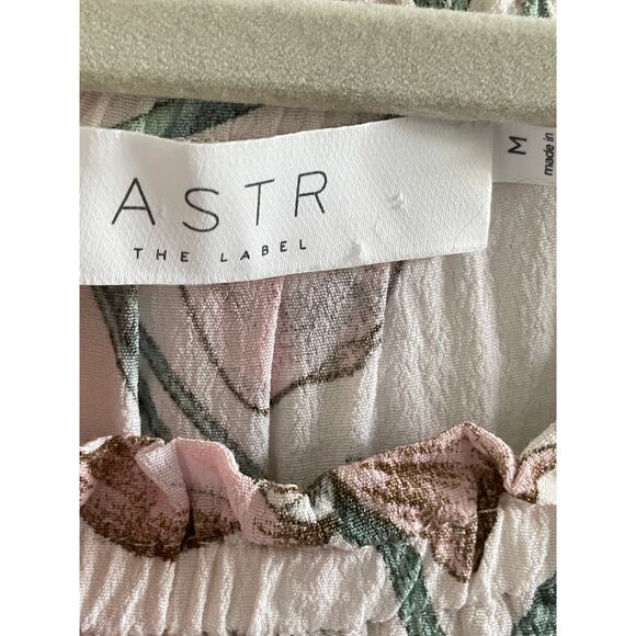ASTR the label Revolve off the shoulder floral top - Picture 3 of 7